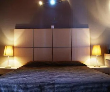 Angela's House Hotell 2*